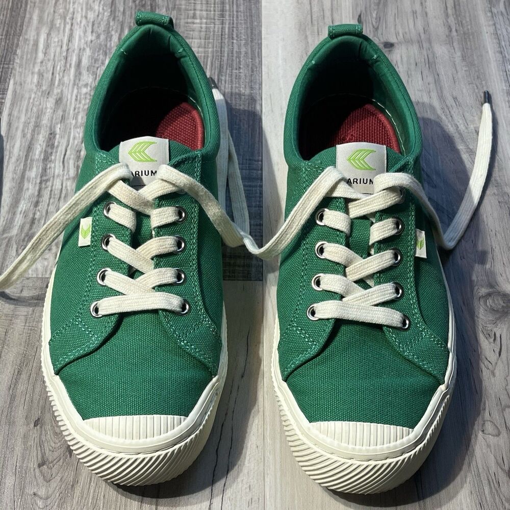 Cariuma OCA Low Green Canvas Shoes - Size US W9, M7.5 - Eco-Friendly Comfort